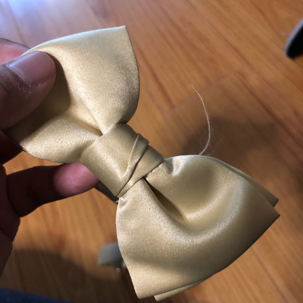 Bow tie